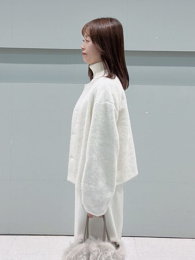 makiさんの「UNTITLED｜【ジャケット風/メタルボタン】アルパカ混シャギーカーディガン」を使ったコーディネート