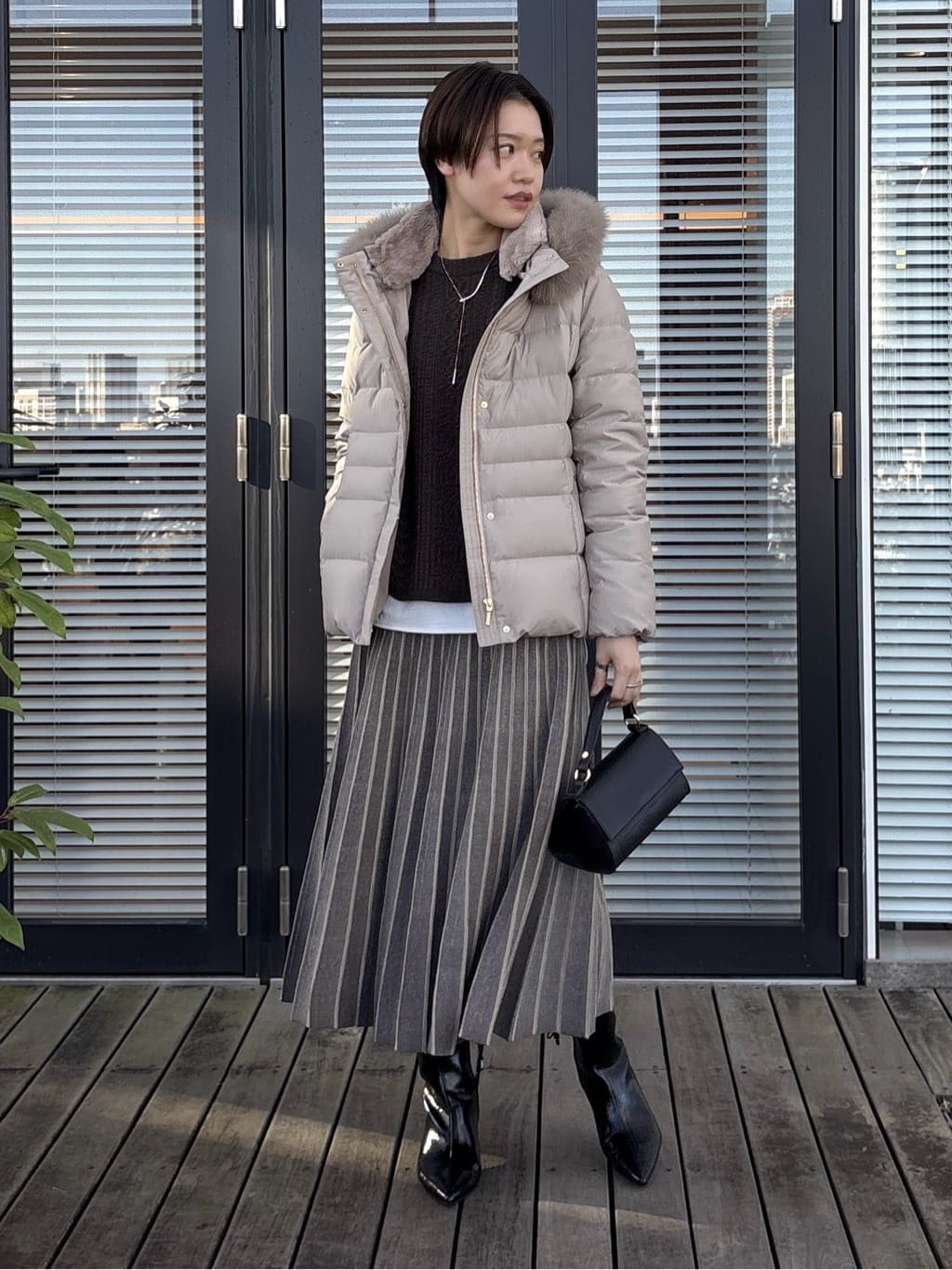 kanaeさんの「INDIVI｜【名品／撥水／抗菌防臭】ショート丈リサイクルダウンコート」を使ったコーディネート