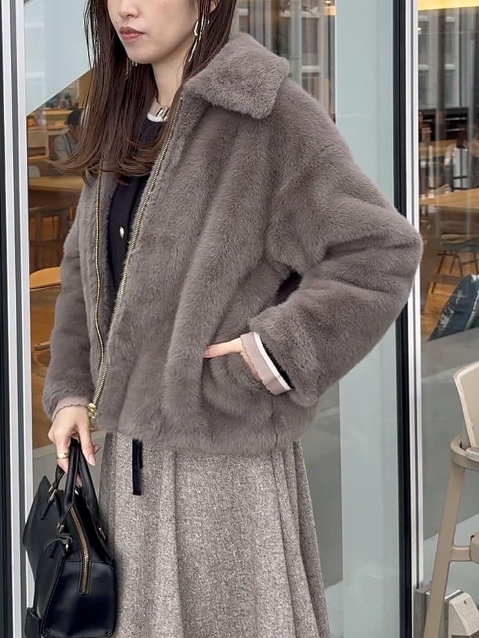 teiさんの「Couture brooch｜【ふわふわ・上品】ミンクフェイクファーアウター」を使ったコーディネート