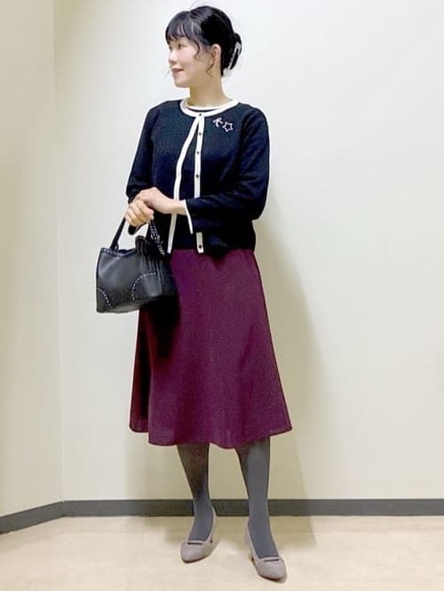 beni_gingerさんの「Reflect｜【秋映え／単品使い◎／すっきり見え】ブローチ付きニットアンサンブル」を使ったコーディネート