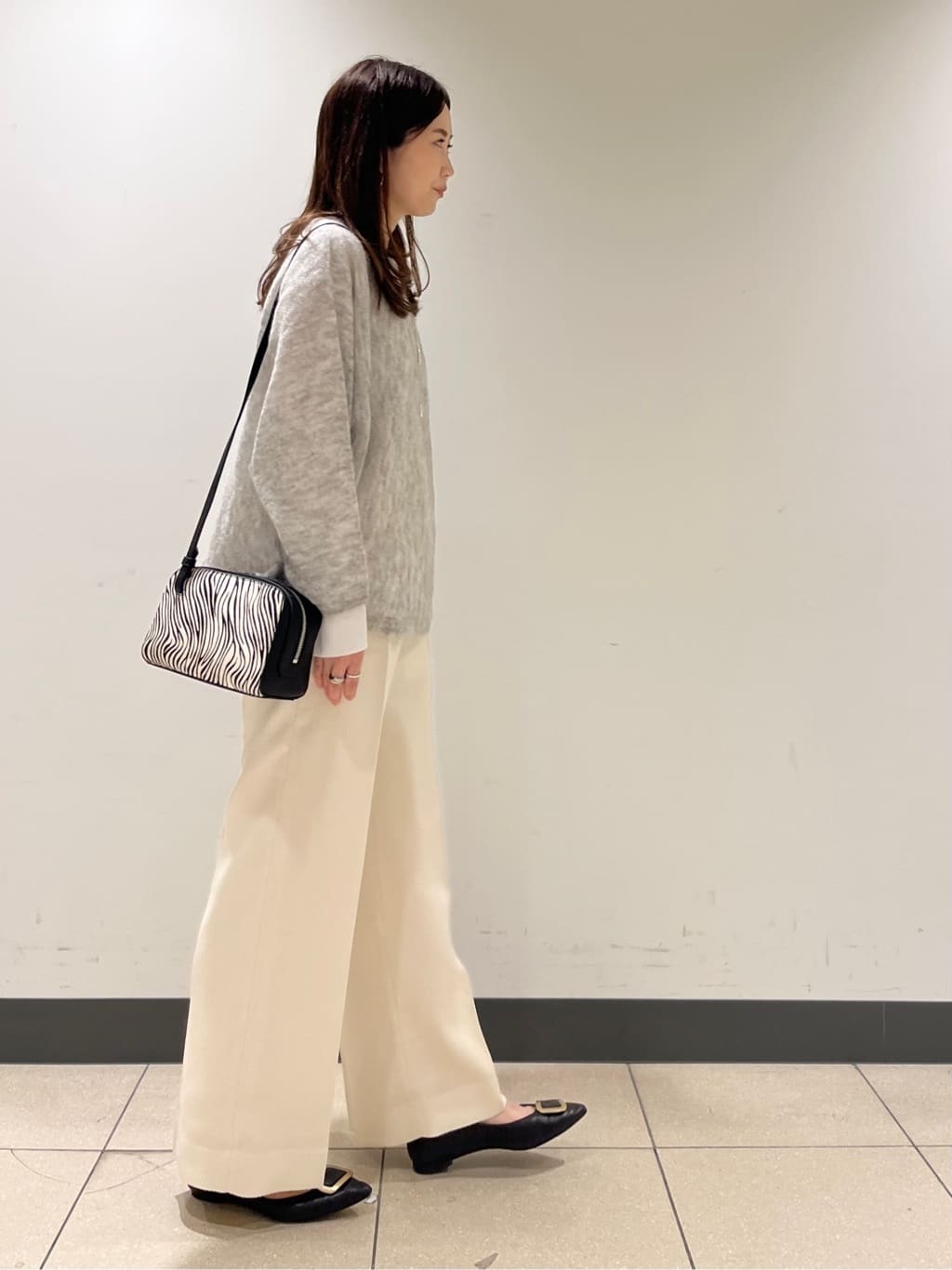 shokoさんの「INDIVI｜【キッドモヘヤ素材】ラウンドヘムニット」を使ったコーディネート