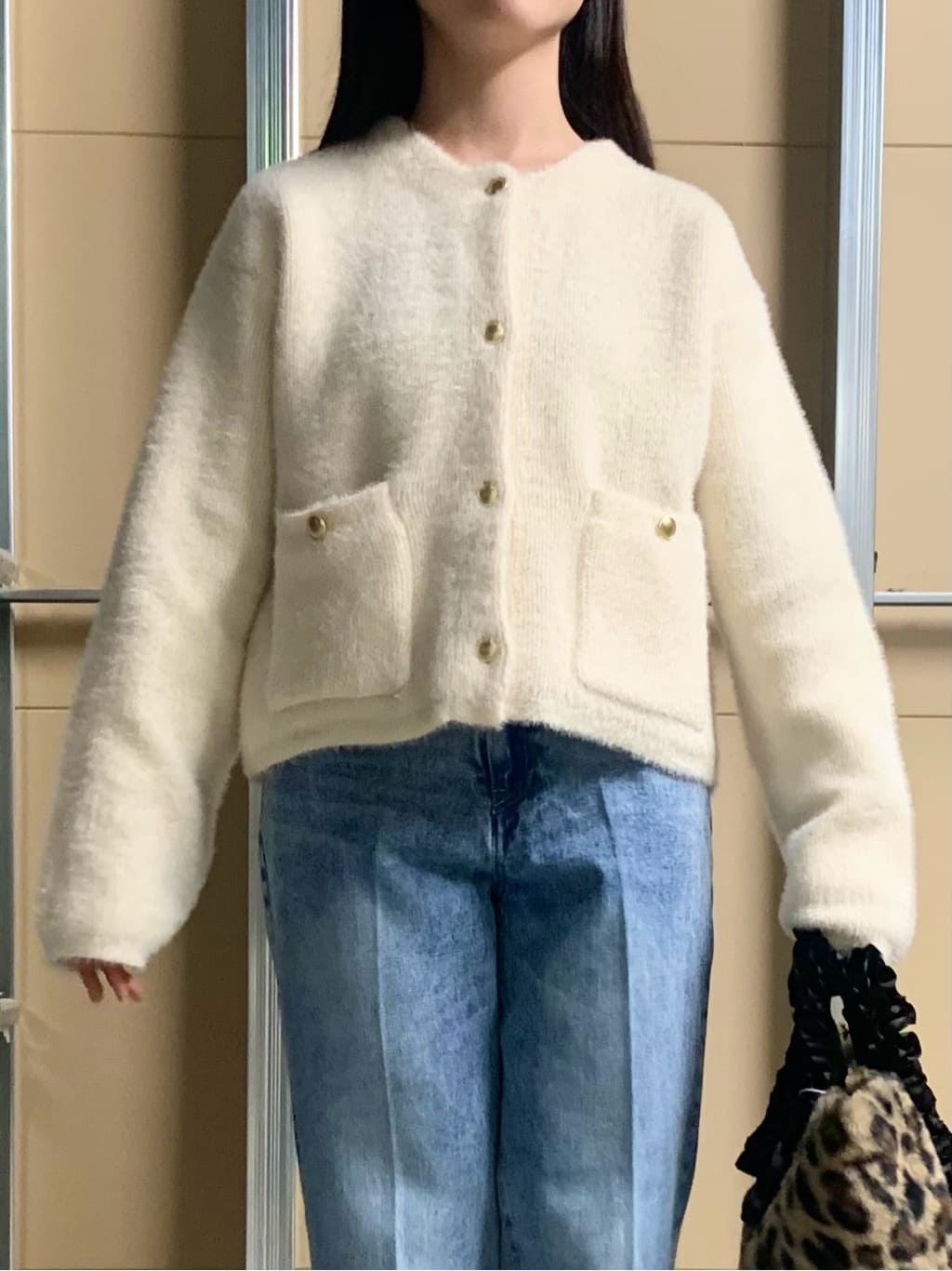 sahoさんの「THE SHOP TK｜デニムフレアパンツ【洗濯機可】」を使ったコーディネート