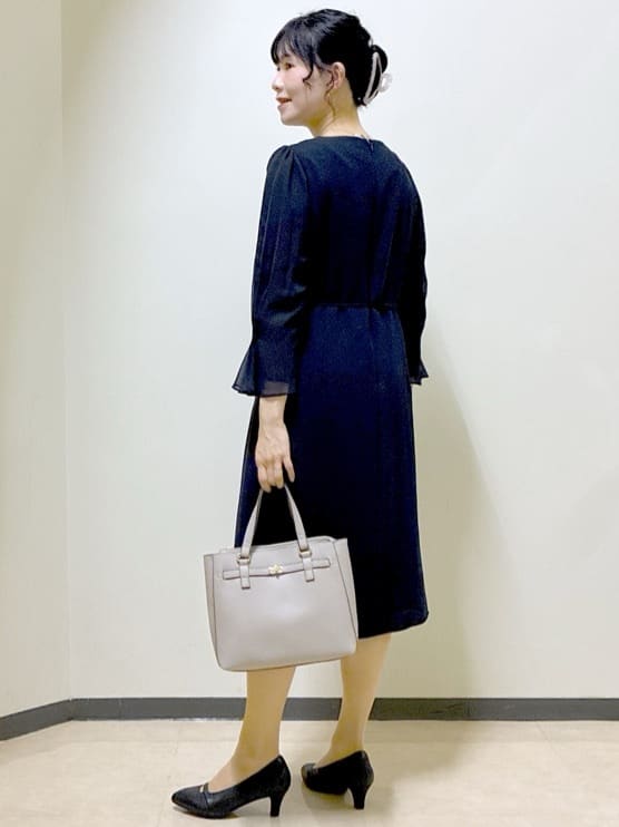  beni_gingerさんの「Reflect｜【チェーン長さ調節可】リーフパーツ&times;淡水パールネックレス」を使ったコーディネート