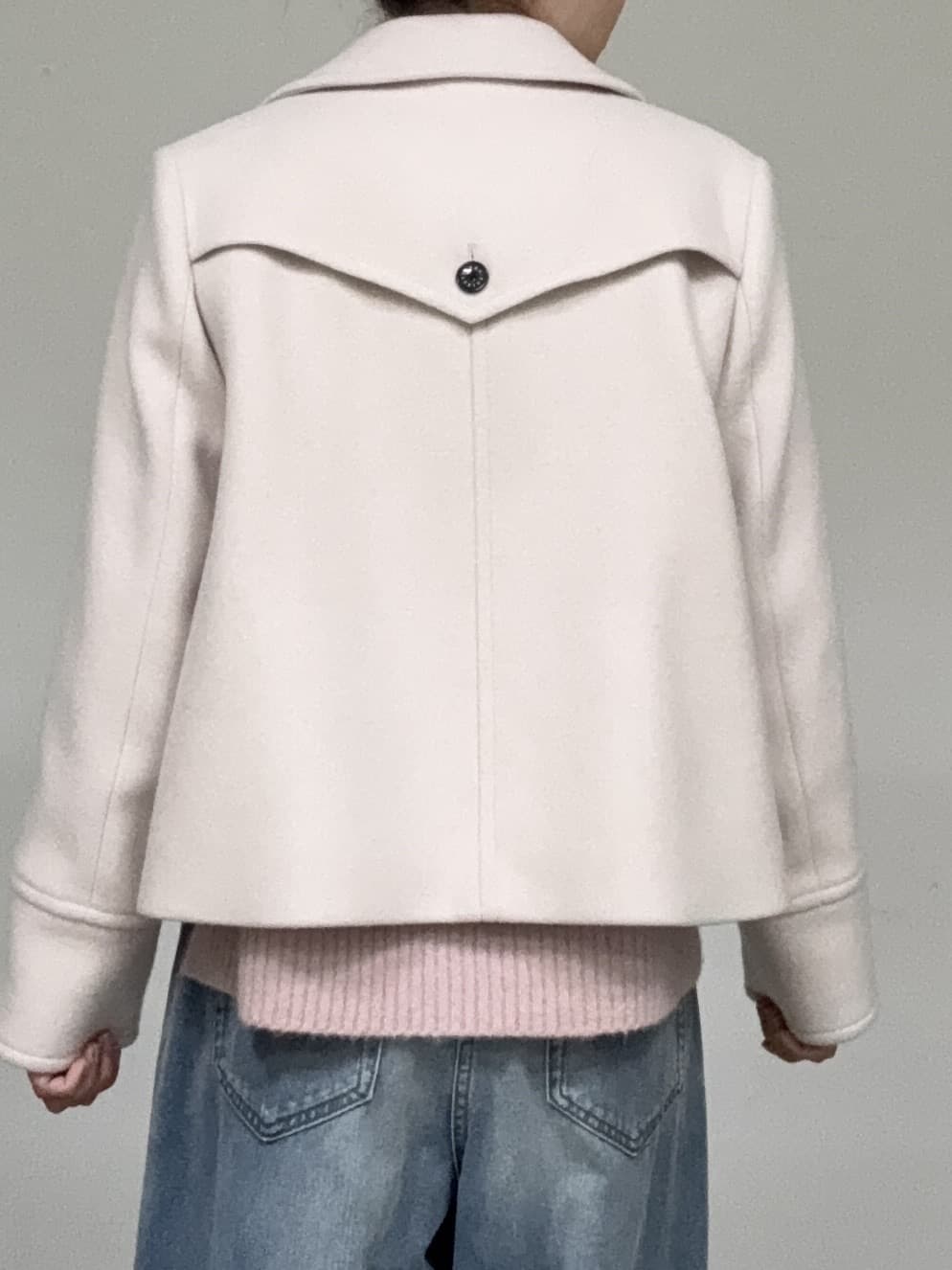 BUNさんの「DRESSTERIOR｜アルパカブレンドVネックニット」を使ったコーディネート