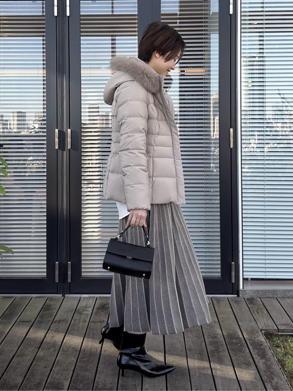 kanaeさんの「INDIVI｜【名品／撥水／抗菌防臭】ショート丈リサイクルダウンコート」を使ったコーディネート