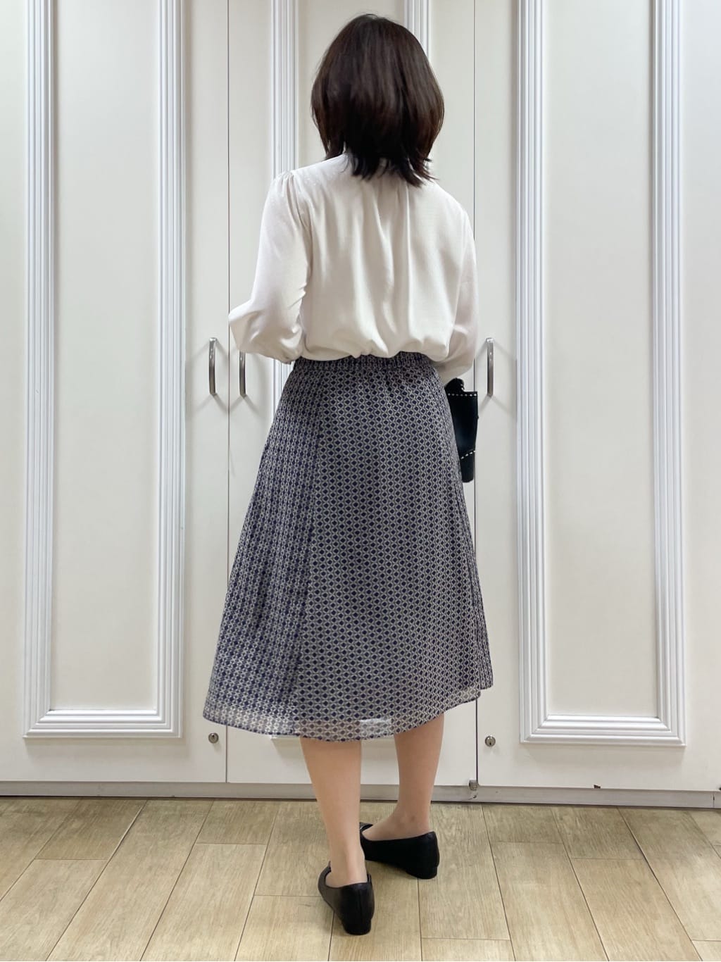 めいさんの「Reflect｜【きちんと見え／通勤／セレモニーにおすすめ◎】ドット柄ボウタイブラウス」を使ったコーディネート