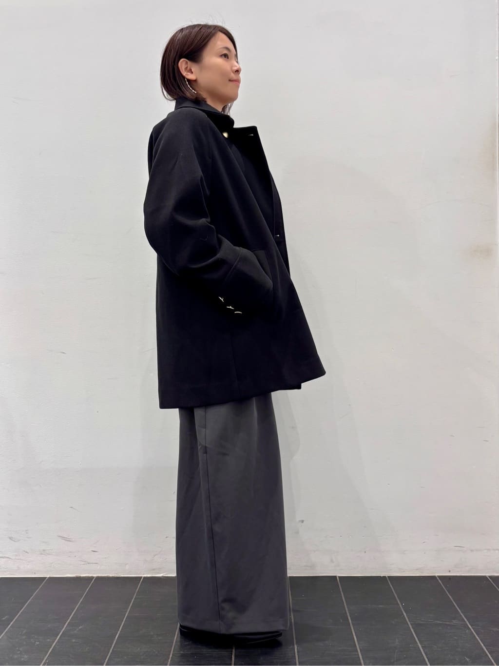 おしずさんの「THE SHOP TK｜【華やかで柔らか】ふわふわフェザーニット/洗える・前後2WAY」を使ったコーディネート