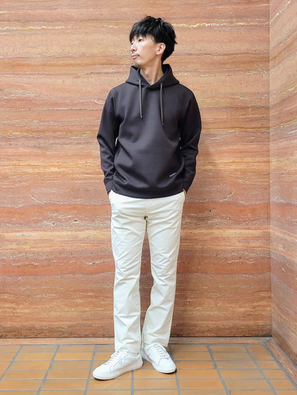 piroyaさんの「TAKEO KIKUCHI｜エアダン プルオーバー パーカー」を使ったコーディネート