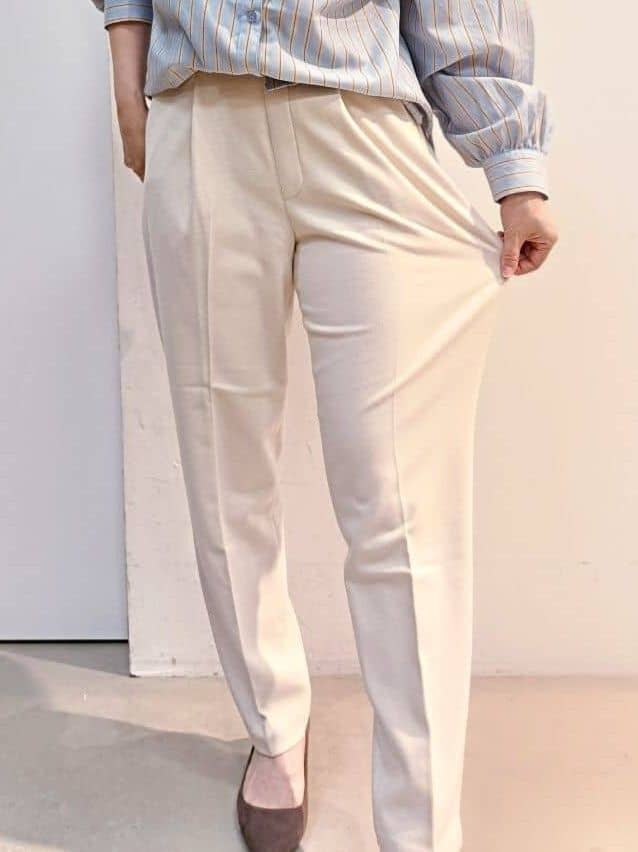 あんさんの「THE SHOP TK｜【後ろ姿もサマになる】ストライプ バックシャーリングシャツ/体型カバー/洗える」を使ったコーディネート