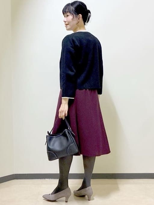  beni_gingerさんの「Reflect｜【秋映え／単品使い◎／すっきり見え】ブローチ付きニットアンサンブル」を使ったコーディネート