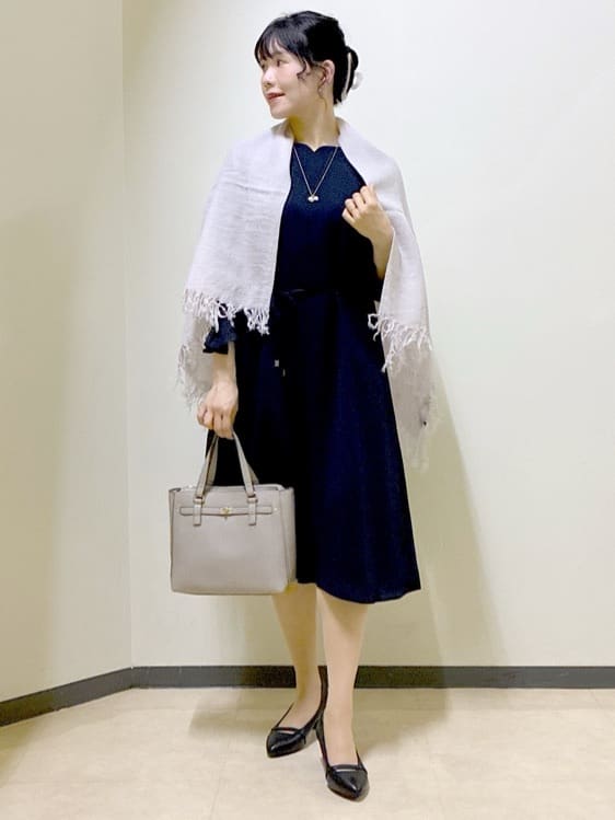  beni_gingerさんの「Reflect｜【チェーン長さ調節可】リーフパーツ&times;淡水パールネックレス」を使ったコーディネート
