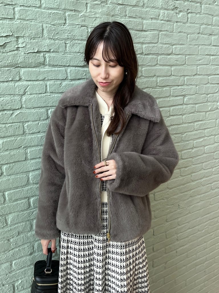はばさんの「Couture brooch｜【ふわふわ・上品】ミンクフェイクファーアウター」を使ったコーディネート