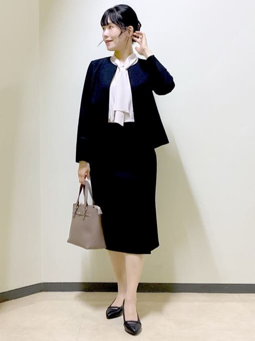  beni_gingerさんの「Reflect｜【セットアップ可／すっきりシルエット／通勤におすすめ◎】キレイめジャージタイトスカート」を使ったコーディネート
