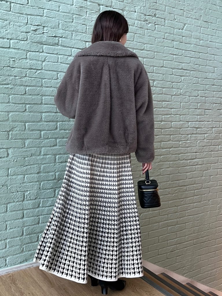 はばさんの「Couture brooch｜【ふわふわ・上品】ミンクフェイクファーアウター」を使ったコーディネート