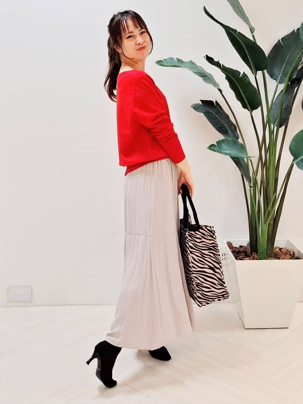 YuKaRiさんの「UNTITLED｜【アンサンブル可/洗える】シルクウールカシミヤ ドルマンスリーブニット」を使ったコーディネート