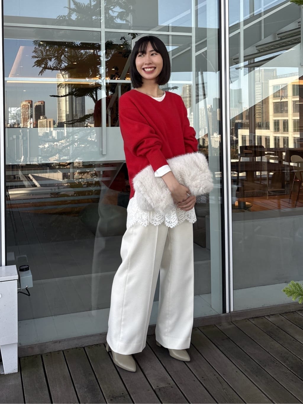 Yoshimiさんの「INDIVI｜【洗える／カシミヤ混】ミドルゲージVネックニット」を使ったコーディネート