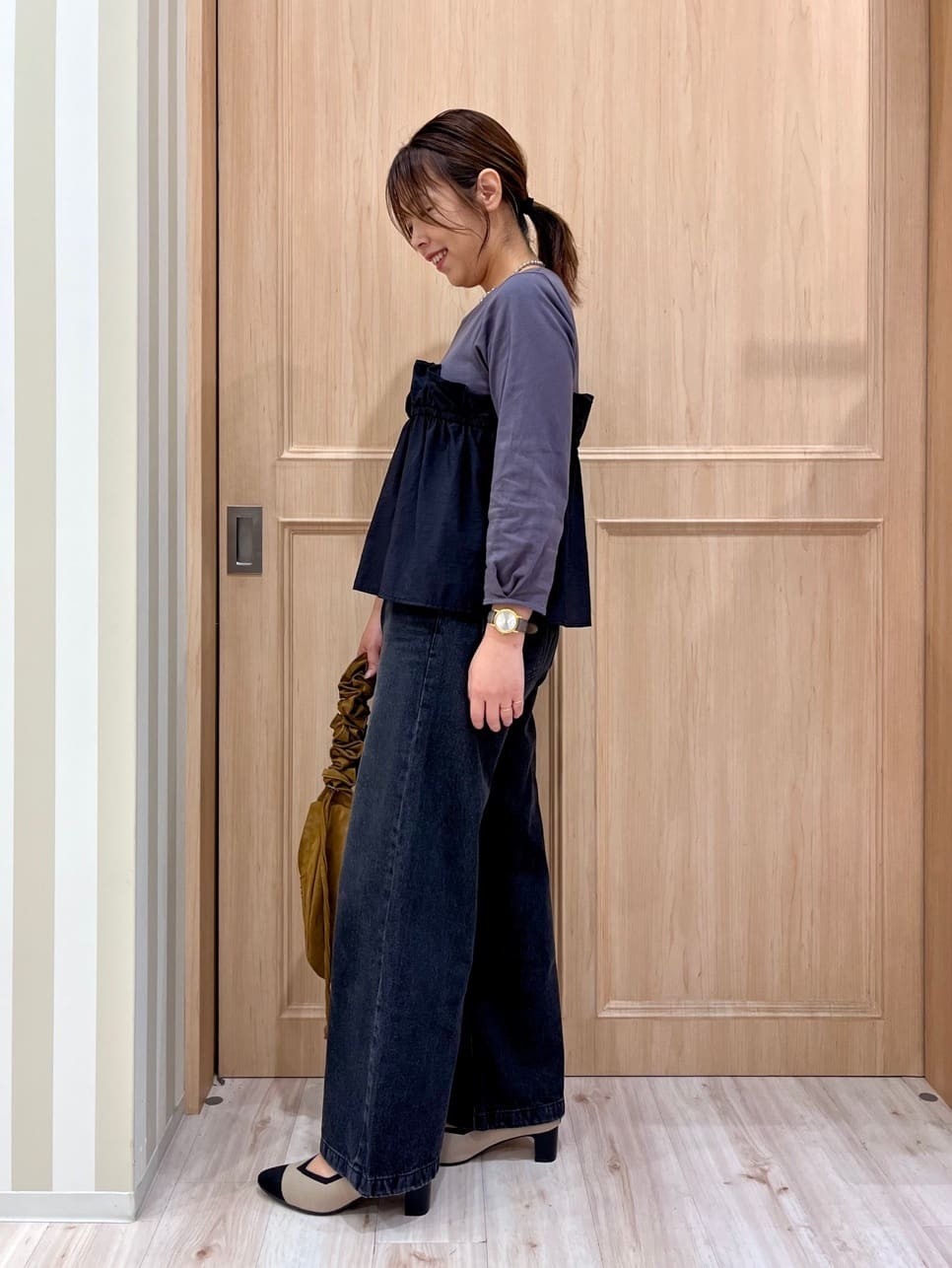 Kyokoさんの「SHOO･LA･RUE｜【洗濯機可/S-LL】1枚で華やか フリルドッキングトップス」を使ったコーディネート