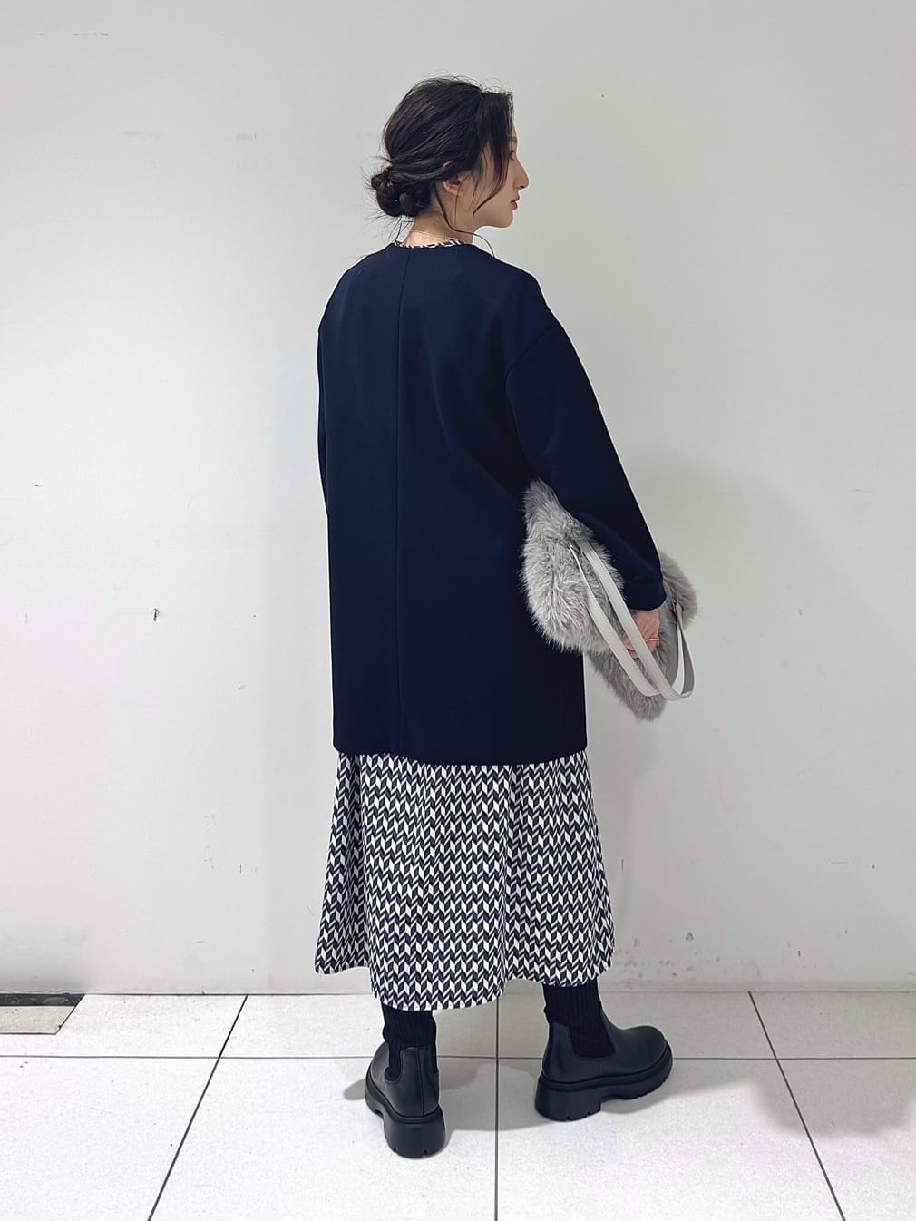 そんさんの「INDIVI｜【秋／軽羽織り】ノーカラーミドル丈ライトコート」を使ったコーディネート