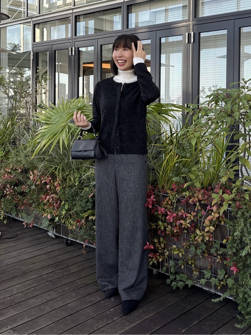 Yoshimiさんの「INDIVI｜【褒められパンツ／ウール混】ウォームウール ワイドパンツ」を使ったコーディネート