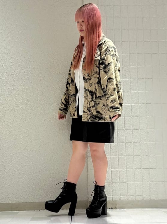まいまいさんの「ESPERANZA｜【ラク盛り／ショートブーツ】リピーター続出／脚長美脚　厚底レースアップブーツ」を使ったコーディネート