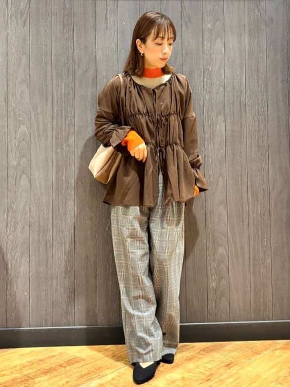 meiさんの「SHOO･LA･RUE｜シャーリングデザインブラウス」を使ったコーディネート