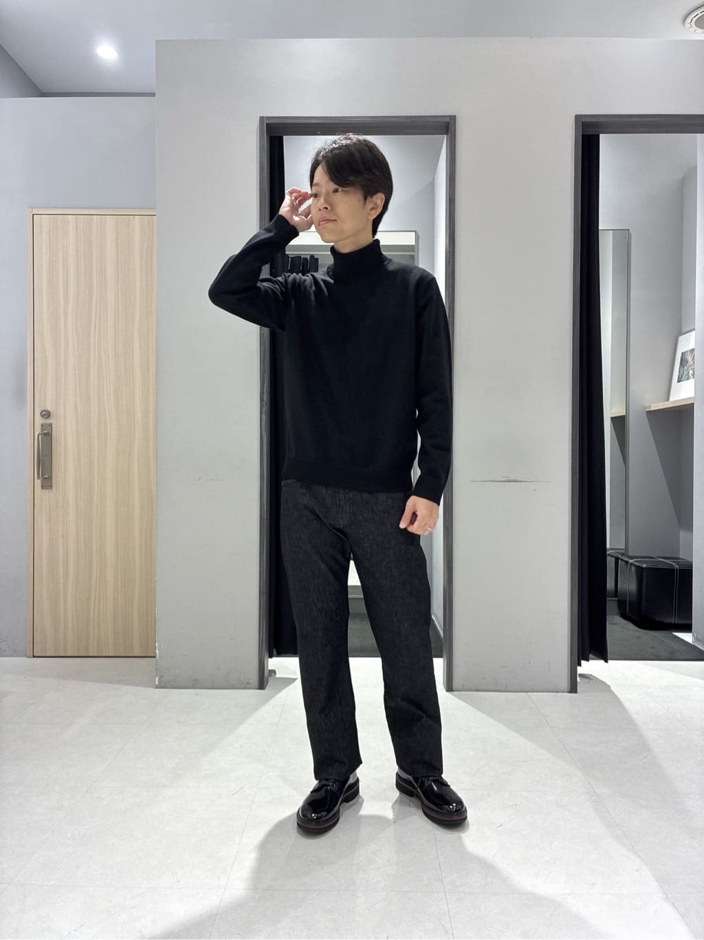 わいずみさんの「TAKEO KIKUCHI｜【尾州織】ショールカラー カーディガン」を使ったコーディネート