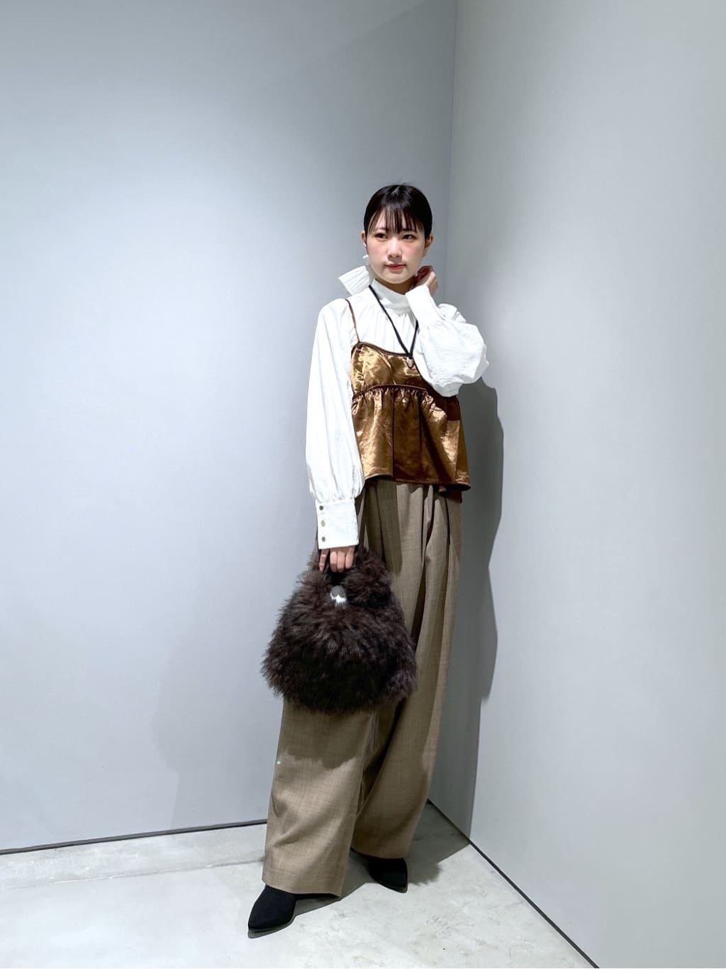 Renoさんの「INDIVI｜【一部店舗限定】サテンビスチェキャミソール」を使ったコーディネート