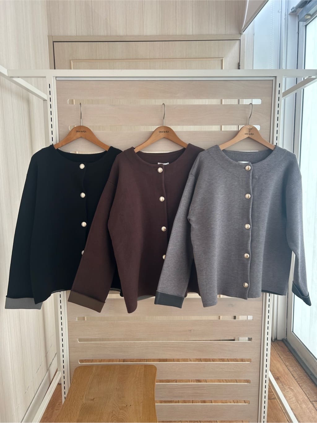 viviさんの「SHOO･LA･RUE｜キラキラバックストレッチブーツ」を使ったコーディネート