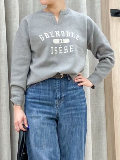 Keiさんの「grove｜カレッジロゴキーネックニット」を使ったコーディネート