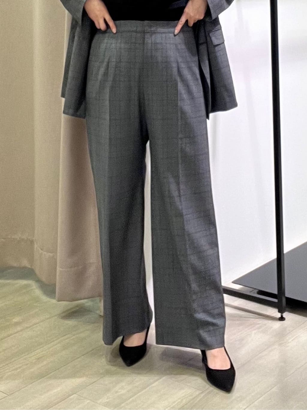 TOMOMIさんの「INDIVI｜【洗える】Vネックコンパクトニット」を使ったコーディネート