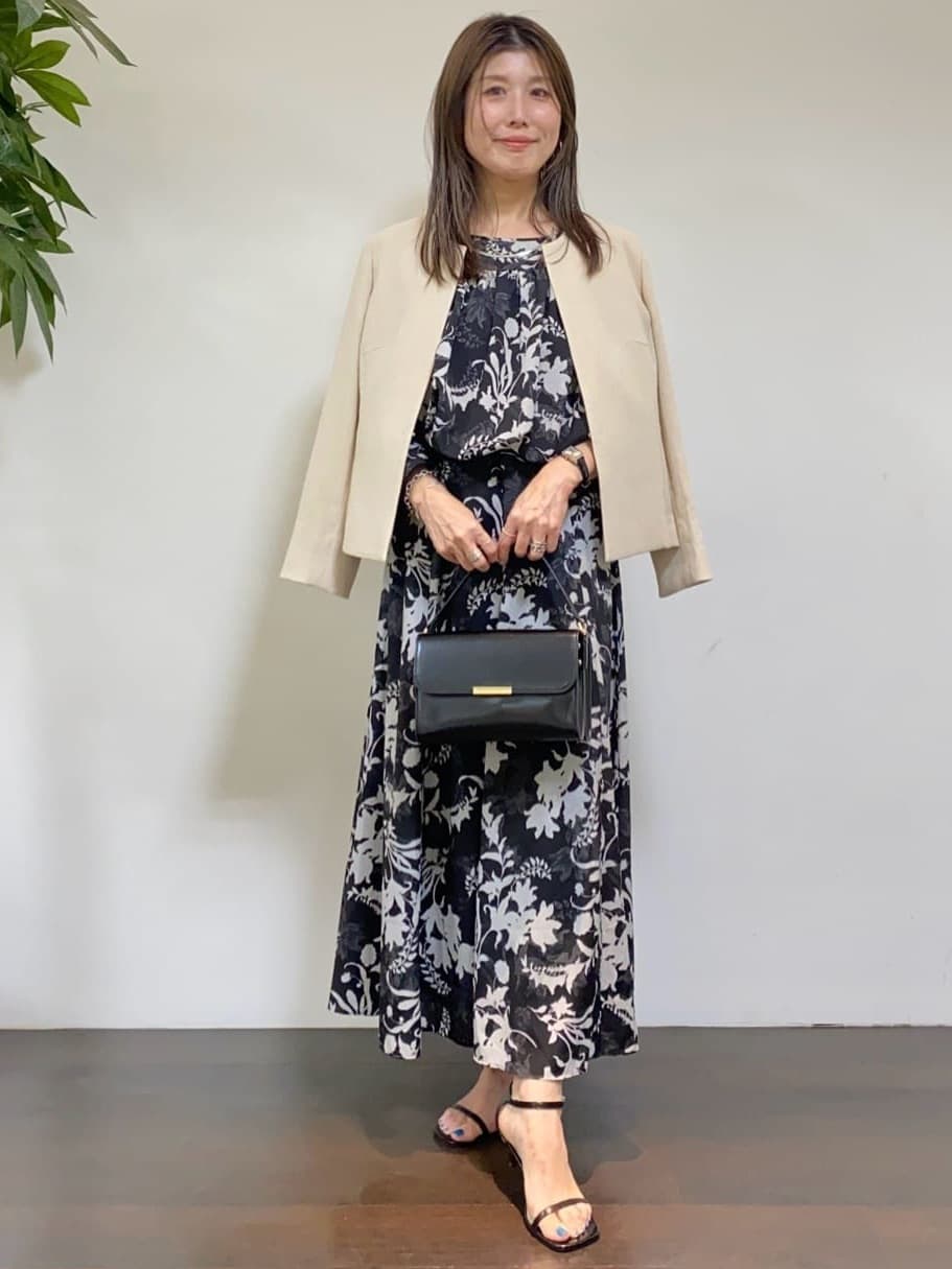 tomoさんの「UNTITLED｜【洗える/セットアップ可能】オーナメントフラワー ブラウス」を使ったコーディネート