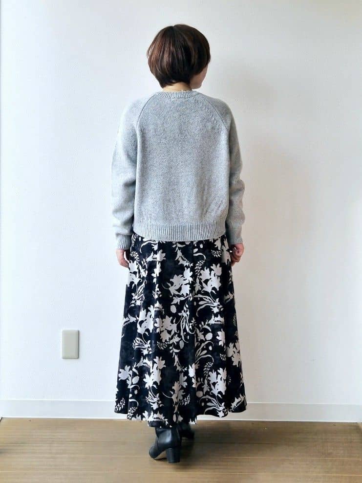 やじまさんの「UNTITLED｜【セットアップ可/ゆったり】ウール混ラメニット」を使ったコーディネート