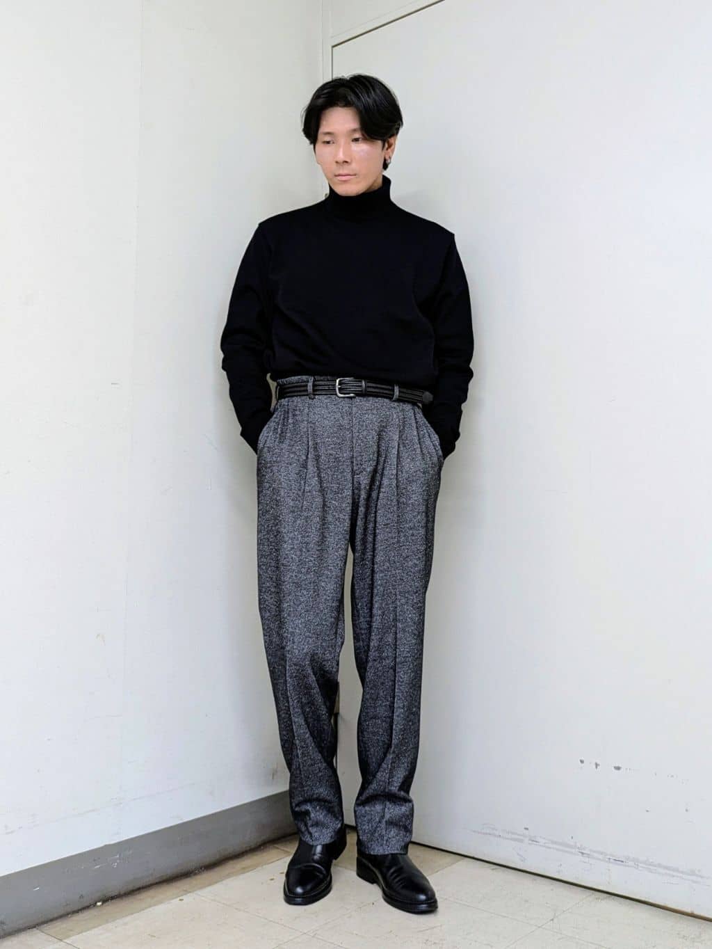 ryoさんの「TAKEO KIKUCHI｜アンチピリング タートルネック ニット」を使ったコーディネート
