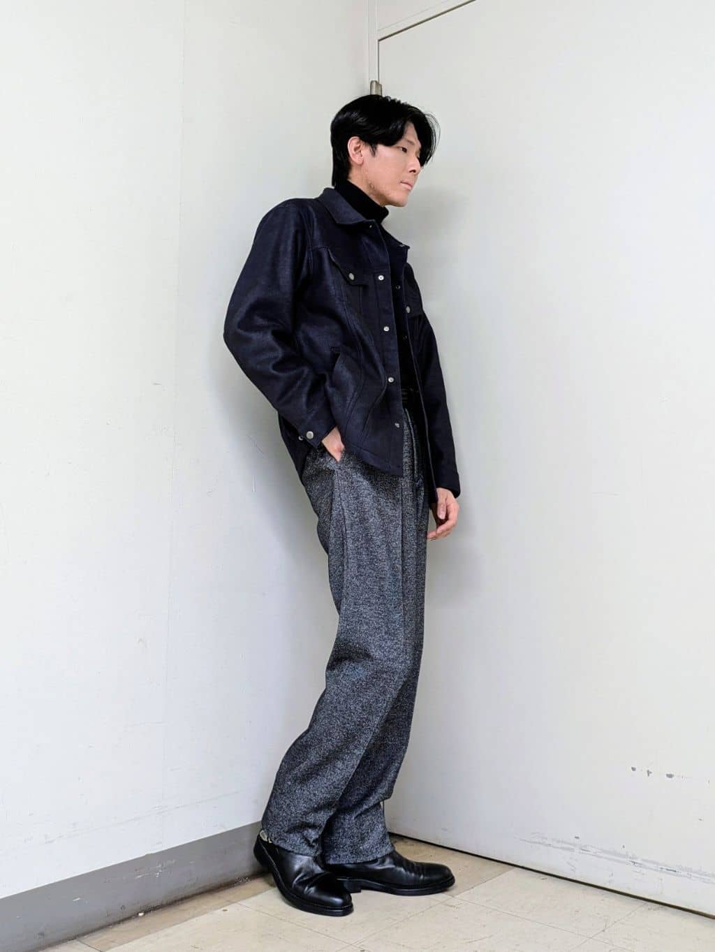 ryoさんの「TAKEO KIKUCHI｜アンチピリング タートルネック ニット」を使ったコーディネート