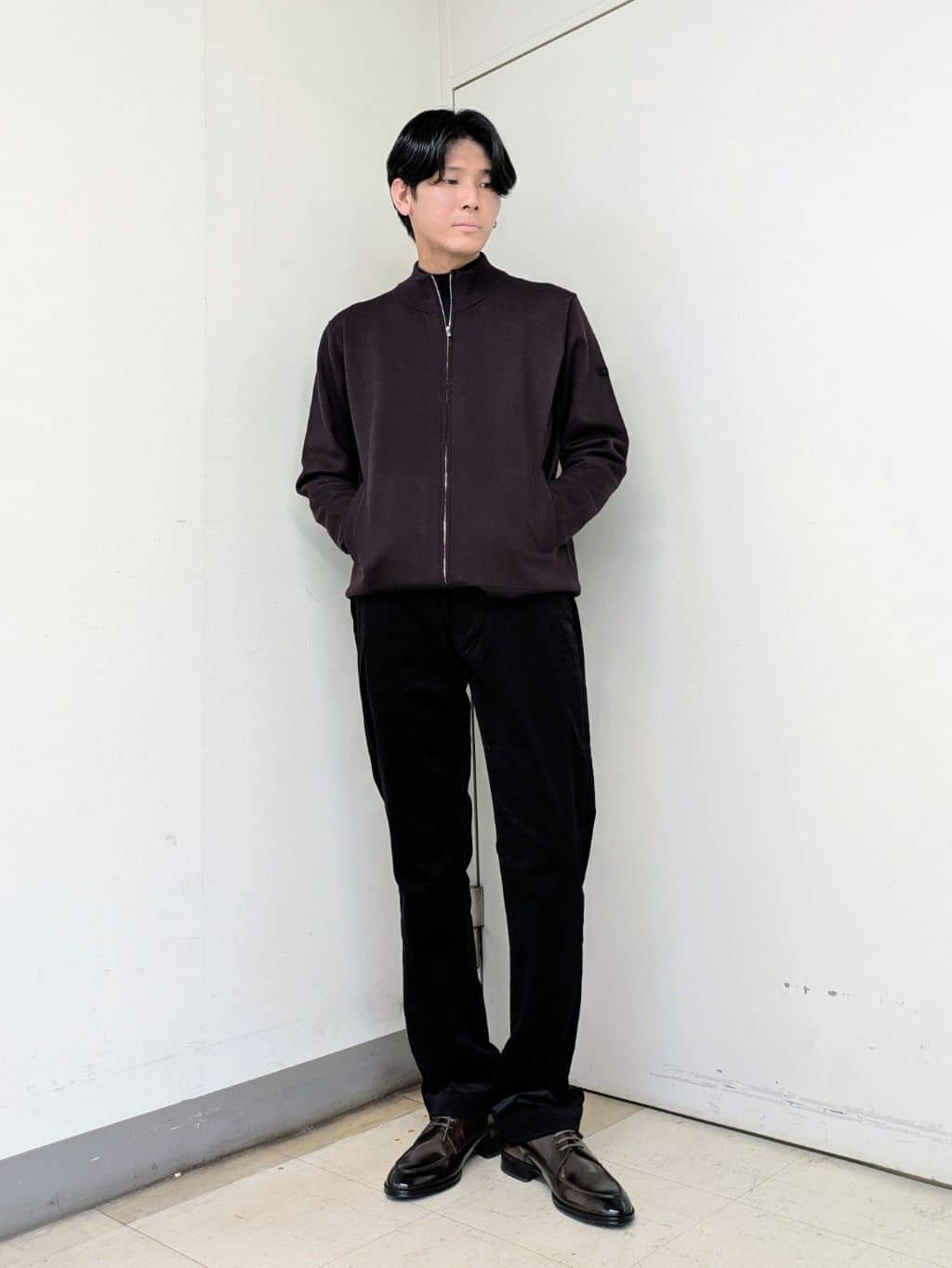 ryoさんの「TAKEO KIKUCHI｜アンチピリング ジップアップ ニット」を使ったコーディネート