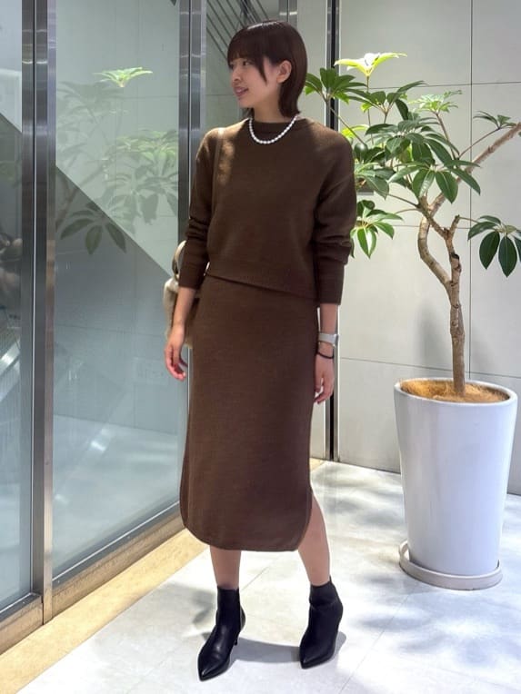 yukaさんの「UNTITLED｜【セットアップ可/ウエストゴム】ラメニットナロースカート」を使ったコーディネート