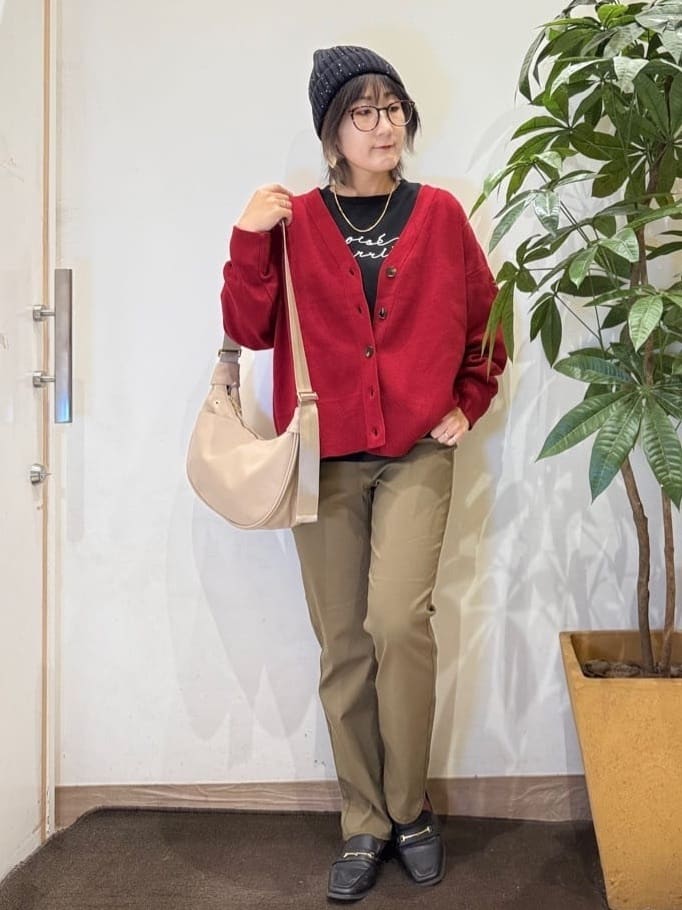 misakiさんの「SHOO･LA･RUE｜【洗える/毛玉レス】表面がきれいなVネックカーディガン」を使ったコーディネート