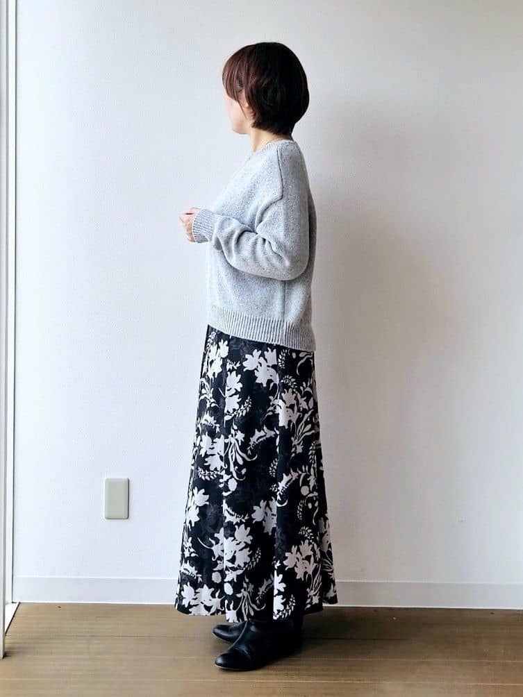 やじまさんの「UNTITLED｜【セットアップ可/ゆったり】ウール混ラメニット」を使ったコーディネート