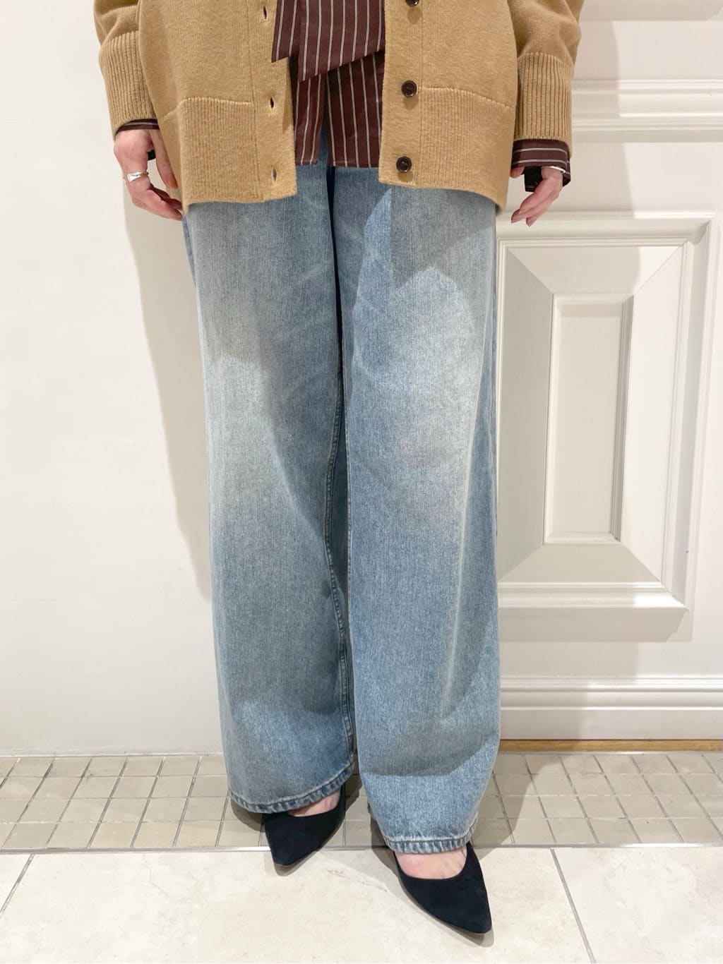makiさんの「DRESSTERIOR｜ヴィンテージ加工ワイドデニムパンツ」を使ったコーディネート