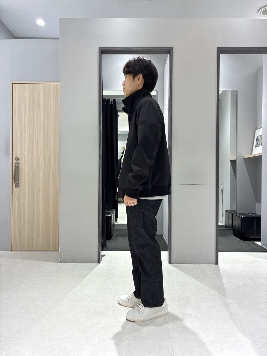 わいずみさんの「TAKEO KIKUCHI｜【JUST ONE LAYER】ダウンファブリック ジップアップ リブ ブルゾン」を使ったコーディネート