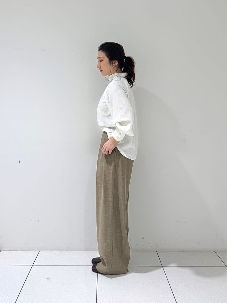 そんさんの「INDIVI｜センタータックメランジワイドパンツ」を使ったコーディネート