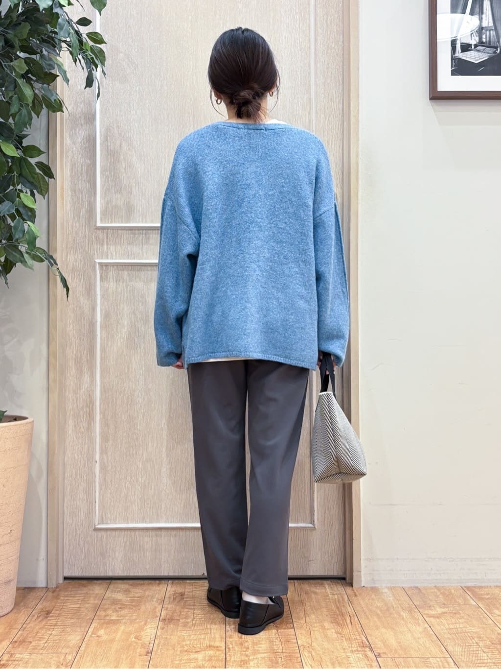 なみさんの「SHOO･LA･RUE｜【洗濯機可】ふわっと軽く羽織れる オーバーサイズカーディガン」を使ったコーディネート