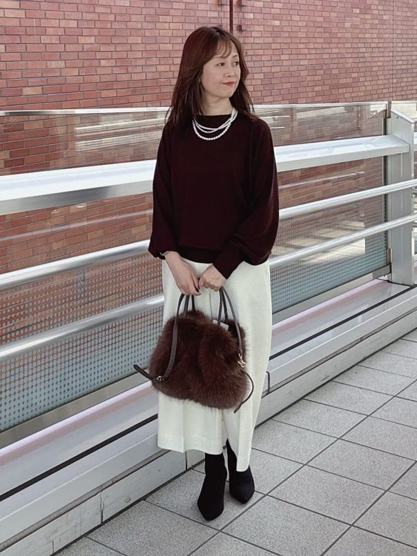 makiさんの「UNTITLED｜【8色展開／コンパクト丈】レーヨン混 コクーンニット」を使ったコーディネート
