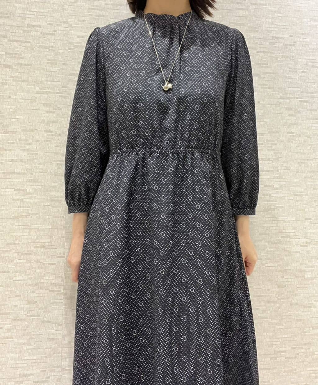 marikoさんの「Reflect｜【きちんと見え／通勤／セレモニーにおすすめ◎】ドット&times;ダイヤ柄ワンピース」を使ったコーディネート