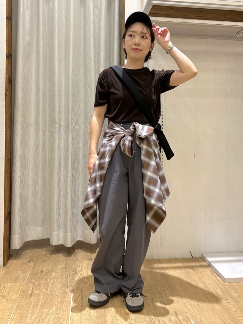 ga_riさんの「THE SHOP TK｜シアーベロアカットソー【洗える】」を使ったコーディネート