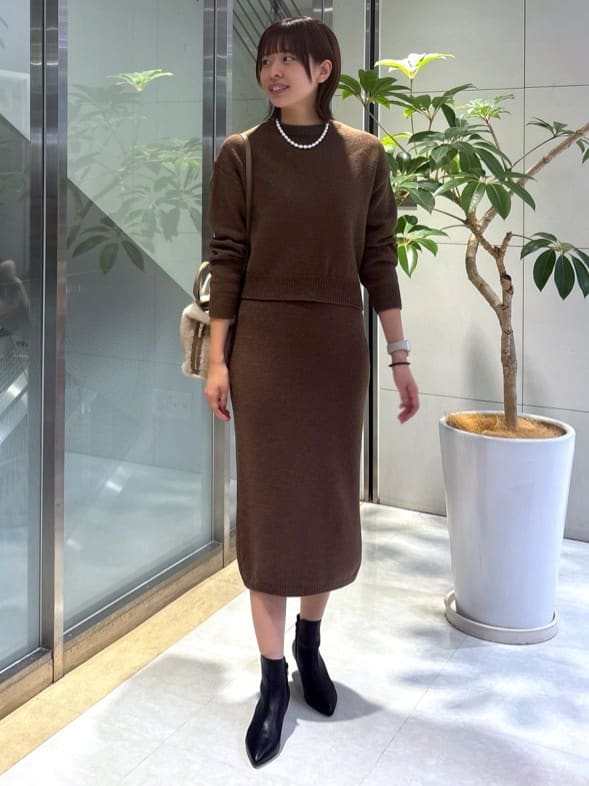 yukaさんの「UNTITLED｜【セットアップ可/ウエストゴム】ラメニットナロースカート」を使ったコーディネート