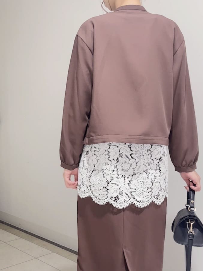 shioriさんの「INDIVI｜【レイヤードにおすすめ】レース切り替えカットソー」を使ったコーディネート