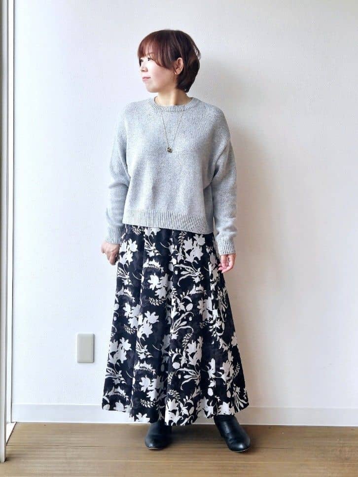 やじまさんの「UNTITLED｜【セットアップ可/ゆったり】ウール混ラメニット」を使ったコーディネート