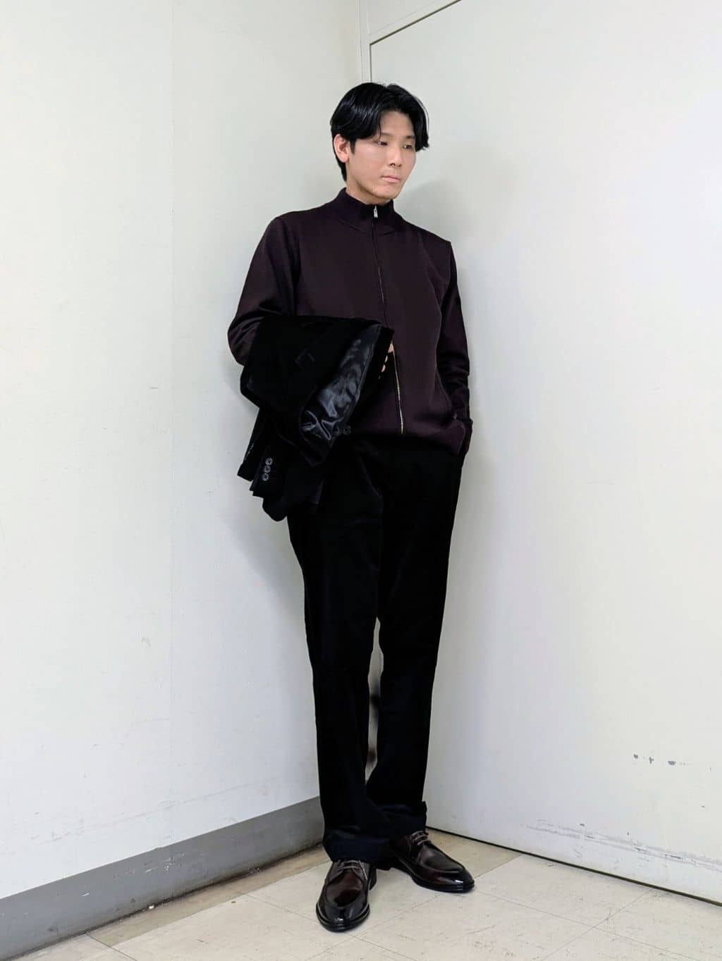 ryoさんの「TAKEO KIKUCHI｜アンチピリング ジップアップ ニット」を使ったコーディネート