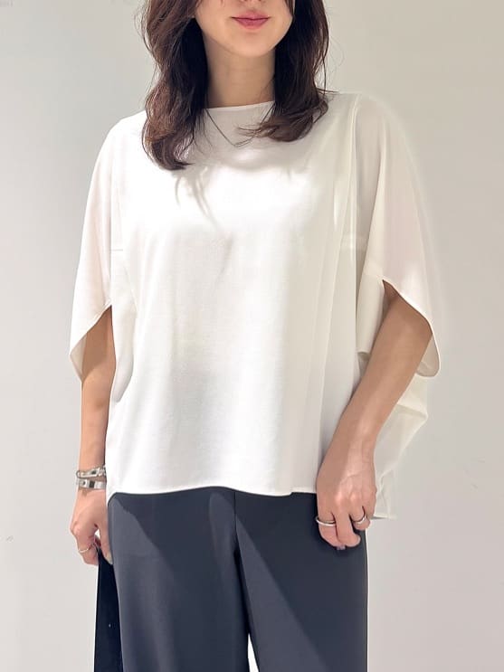 そんさんの「INDIVI｜【体型カバー/SETUP可能】ジョーゼット　ドルマンブラウス」を使ったコーディネート
